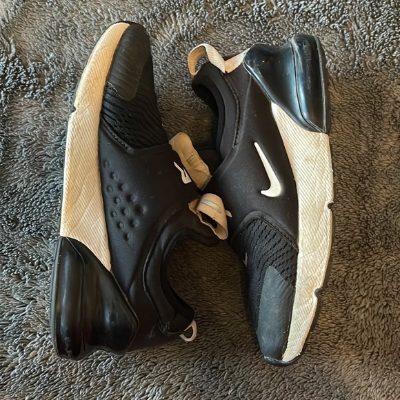 Girls Nike Air Max 270 - Black - Picture 4 of 8